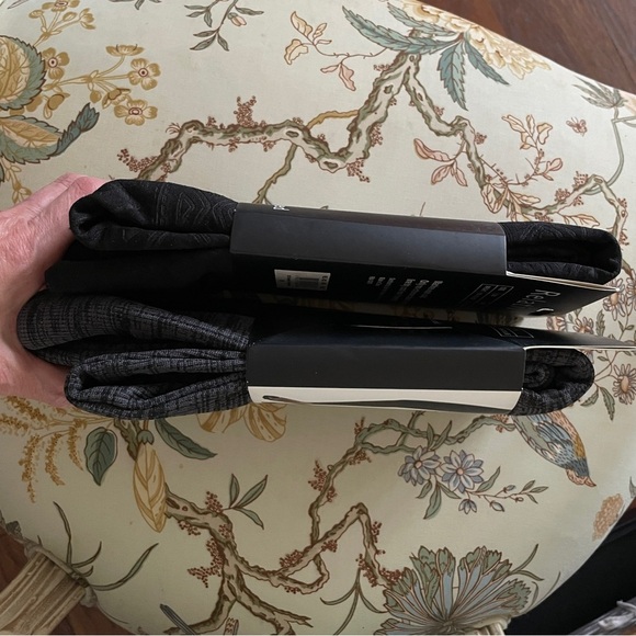 Bundle of Two Relativity Black and Gray Plush Lined Leggings, S/M - Picture 7 of 8